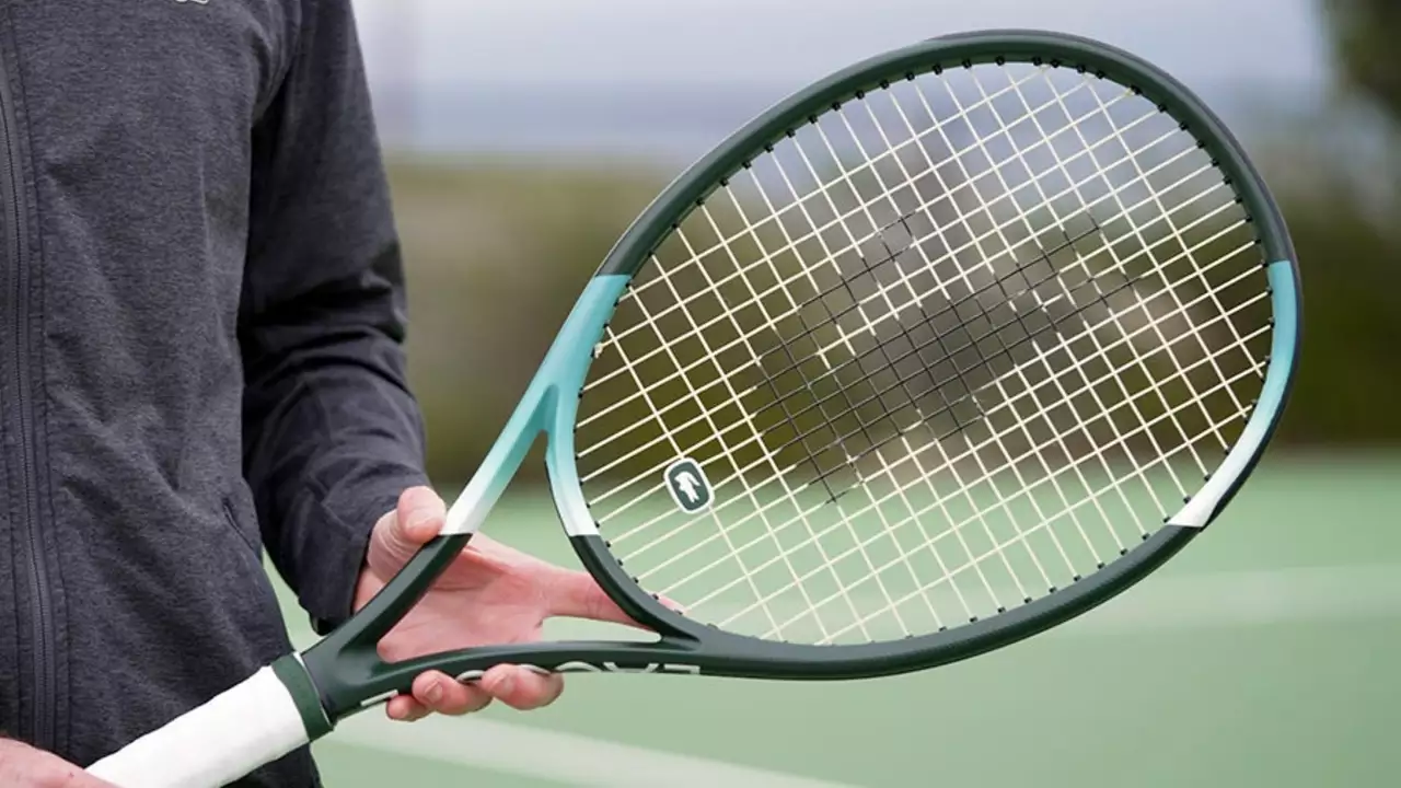 Does anyone still play with a steel or aluminum tennis racket?